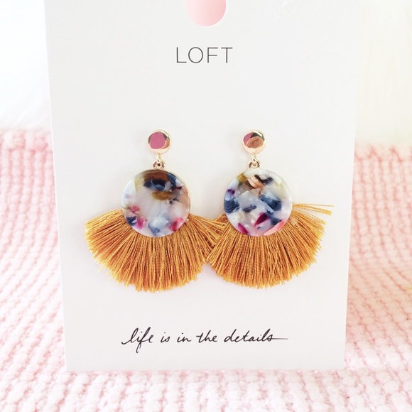 LOFT MULTI COLOR RESIN & GOLD FRINGE EARRINGS 🆕 - Picture 3 of 6